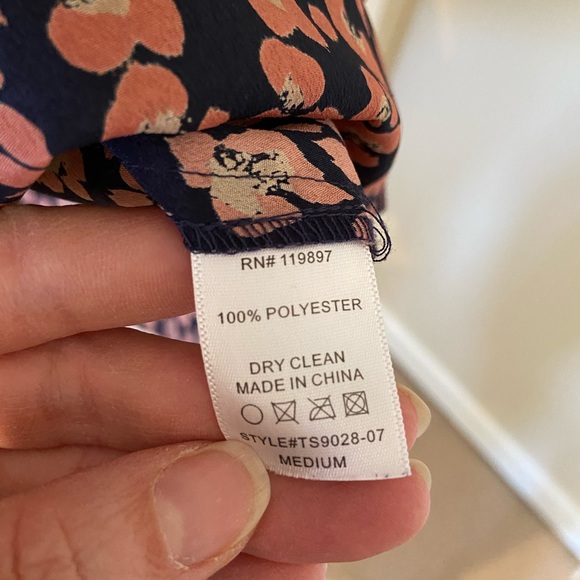 Flowy top with pink, beige and navy design - Picture 3 of 4